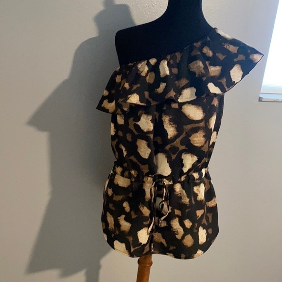 3 for $30 Animal Print off the shoulder tunic medium - Picture 3 of 9